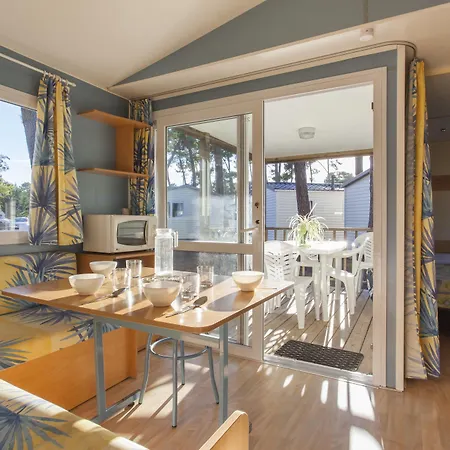 Sous Les Pins Üdülőpark Ronce-les-Bains