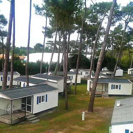 Üdülőpark Sous Les Pins Ronce-les-Bains