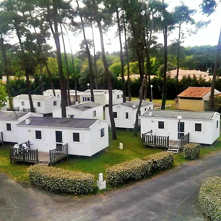 Üdülőpark Sous Les Pins Ronce-les-Bains