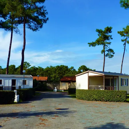 Üdülőpark Sous Les Pins 4*