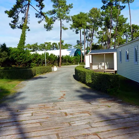 Sous Les Pins Üdülőpark Ronce-les-Bains