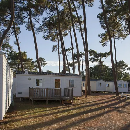 Sous Les Pins 4* Ronce-les-Bains