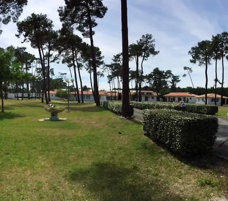 Sous Les Pins Üdülőpark
