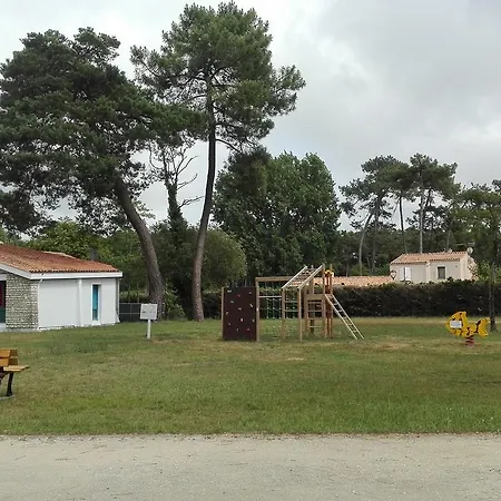 Sous Les Pins Ronce-les-Bains