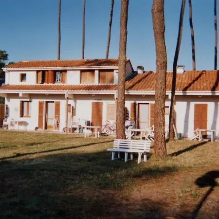 Sous Les Pins 4* Ronce les Bains