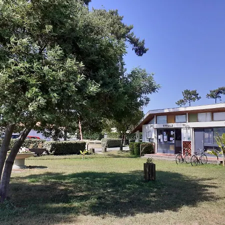 Sous Les Pins Kompleks wypoczynkowy Ronce les Bains