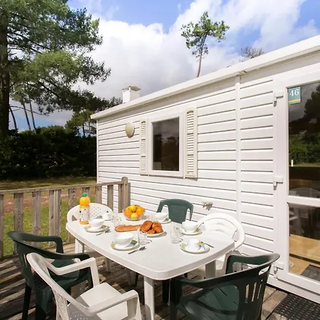 Sous Les Pins Kompleks wypoczynkowy 4*