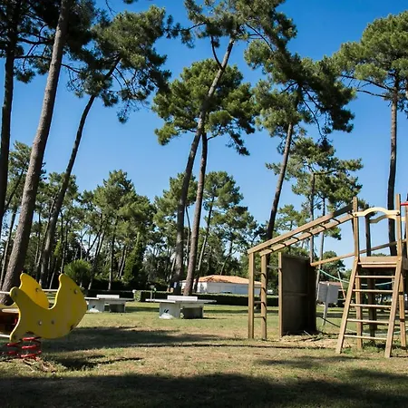 Kompleks wypoczynkowy Sous Les Pins 4*