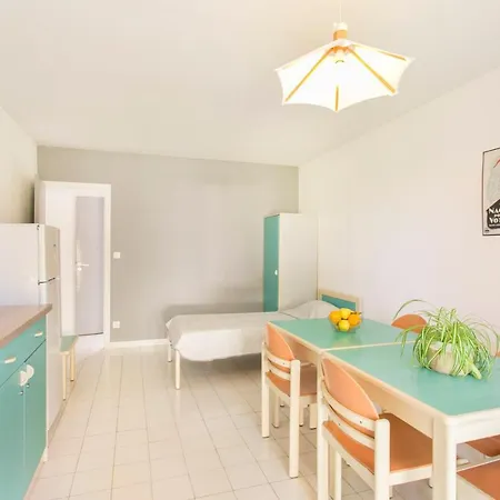 Résidence Sous Les Pins 4*