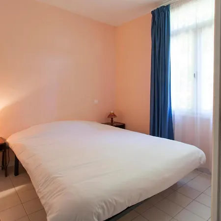 Résidence Sous Les Pins 4*