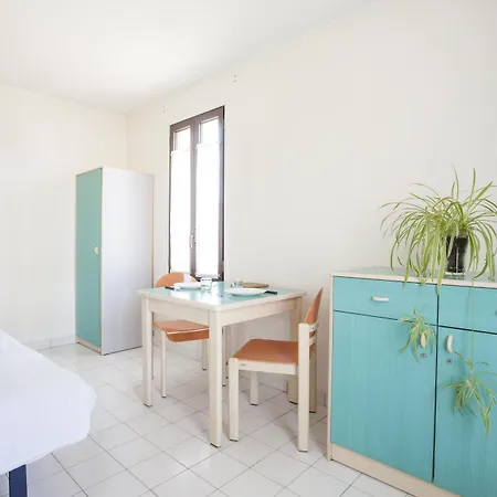 Sous Les Pins Ronce les Bains