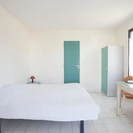 Sous Les Pins 4* Ронс-ле-Бен