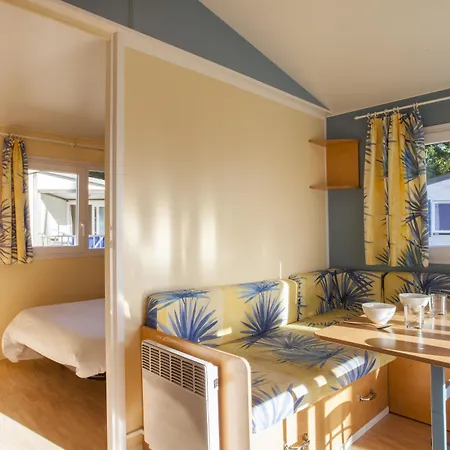 Sous Les Pins База отдыха Ронс-ле-Бен