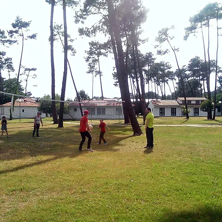 Sous Les Pins Ronce les Bains