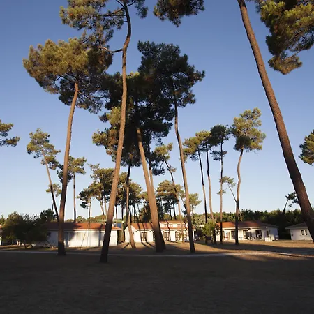 Sous Les Pins Kompleks wypoczynkowy