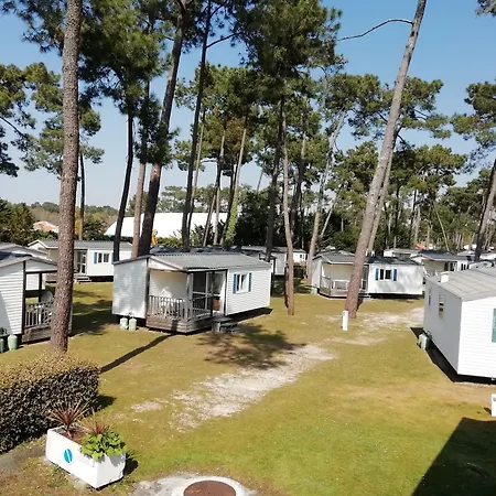 База отдыха Sous Les Pins Ронс-ле-Бен