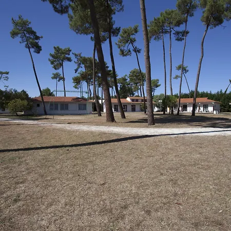 Sous Les Pins База отдыха Ронс-ле-Бен