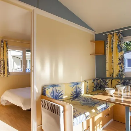Village de vacances Résidence Sous Les Pins 4*